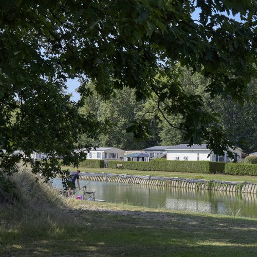 kampeerverblijfpark-t-heultje-1639-stacaravans-bij-visvijver