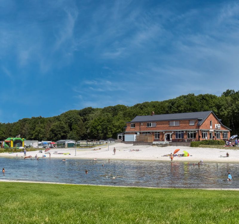 kampeerverblijfpark-t-heultje-1786-strand-zwemvijver-v2